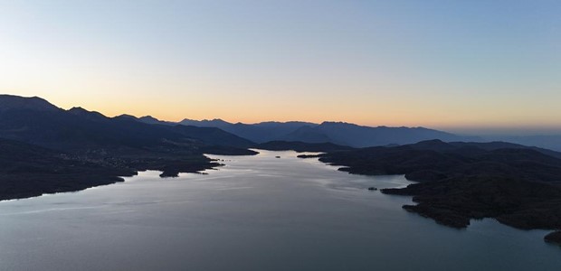 Η Λίμνη Πλαστήρα σε καλεί